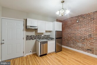 1126 E Passyunk Ave in Philadelphia, PA - Building Photo - Building Photo