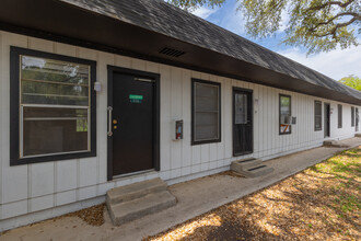 The LUX Riverside in Kerrville, TX - Foto de edificio - Building Photo