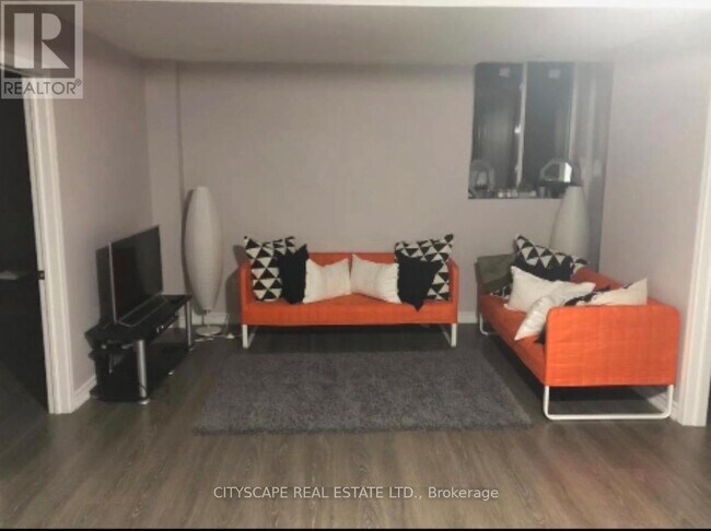 16 Larande Ct in Brampton, ON - Building Photo - Building Photo