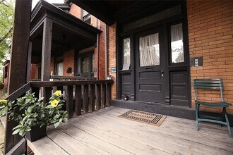 710 Filbert St, Unit 2 in Pittsburgh, PA - Foto de edificio - Building Photo