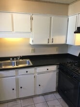 2100 Lenoa Ln in Austell, GA - Building Photo - Building Photo