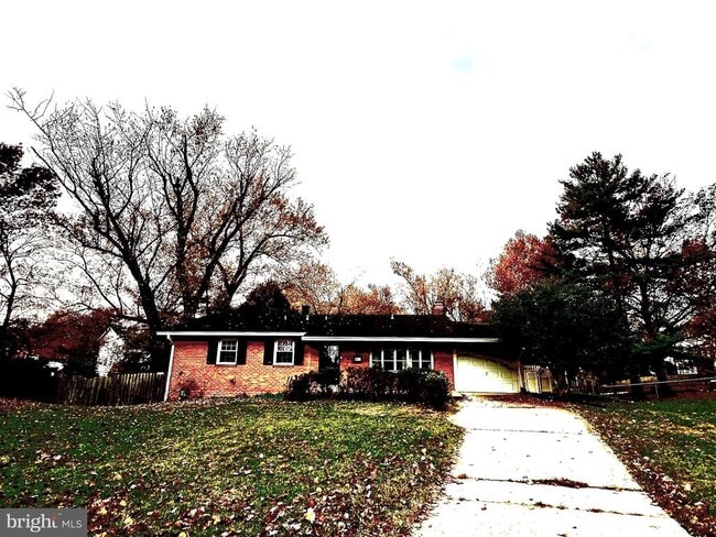 property at 5 Charen Ct