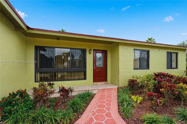 8510 NW 8th St in Pembroke Pines, FL - Building Photo - Building Photo