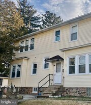 2729 Cedar Ln in Glenside, PA - Building Photo