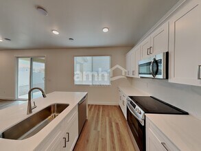 9727 W Parkway Dr in Tolleson, AZ - Building Photo - Building Photo