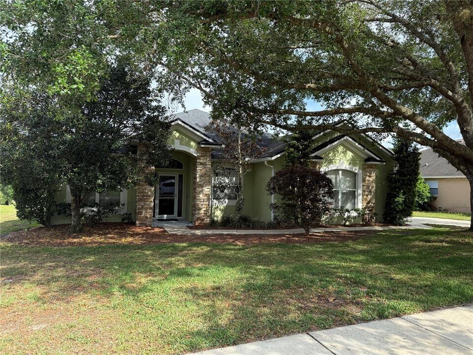 648 Mt Stirling Ave in Apopka, FL - Building Photo