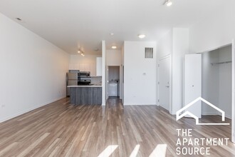 2700 W North Ave in Chicago, IL - Building Photo - Building Photo