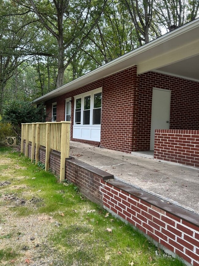 1904 N Oak Ln in State College, PA - Building Photo - Building Photo