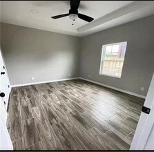 446 W 5th St in La Joya, TX - Foto de edificio - Building Photo