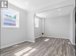 924 SHEPPARD Ave in Toronto, ON - Building Photo - Building Photo