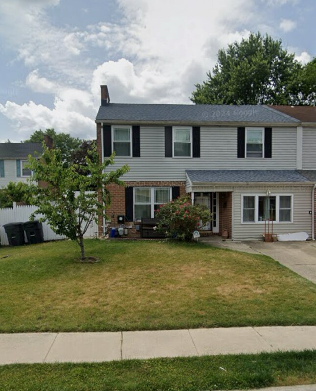 property at 211 Laurel Pl