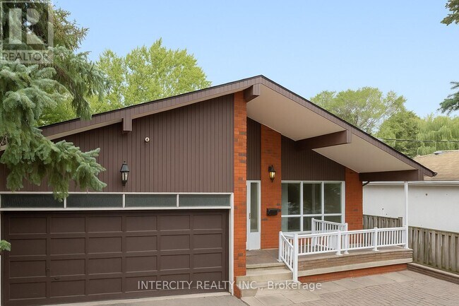 property at 18 Glen Cameron Rd