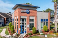 Harbour Point Apartments photo'