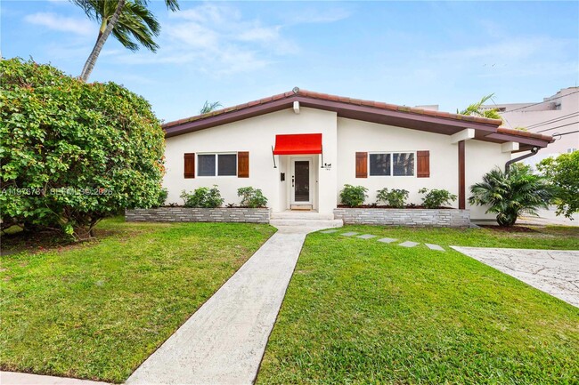 140 Santander Ave in Coral Gables, FL - Building Photo - Building Photo
