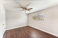 1016 E 7th St photo'