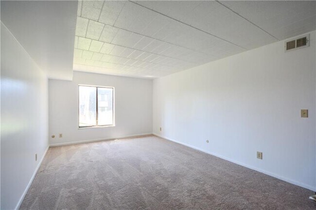 312 Forest Green Dr in Carnot-Moon, PA - Building Photo - Building Photo