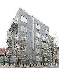 342 Bedford Ave in Brooklyn, NY - Building Photo - Building Photo