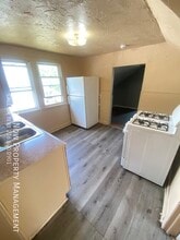 3356 W 33rd St in Cleveland, OH - Building Photo - Building Photo