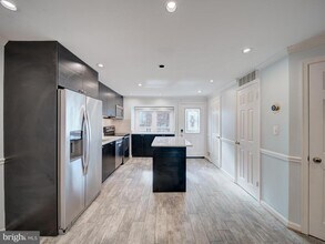 6191 Little Valley Way in Alexandria, VA - Building Photo - Building Photo