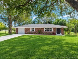 2312 N 42nd St in Fort Pierce, FL - Building Photo