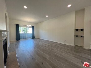 3261 Sawtelle Blvd in Los Angeles, CA - Building Photo - Building Photo