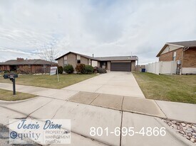 358 S 850 E in Kaysville, UT - Building Photo