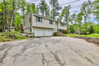 180 Back River Rd in Bedford, NH - Building Photo - Building Photo