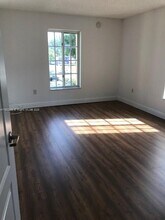 5122 NW 79th Ave in Doral, FL - Building Photo - Building Photo