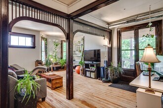 2600 Colfax Ave S, Unit #2 Treehouse in Minneapolis, MN - Building Photo - Building Photo