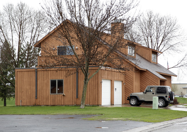 Three Rivers Mobile Home Park in Hastings, MN - Building Photo - Building Photo