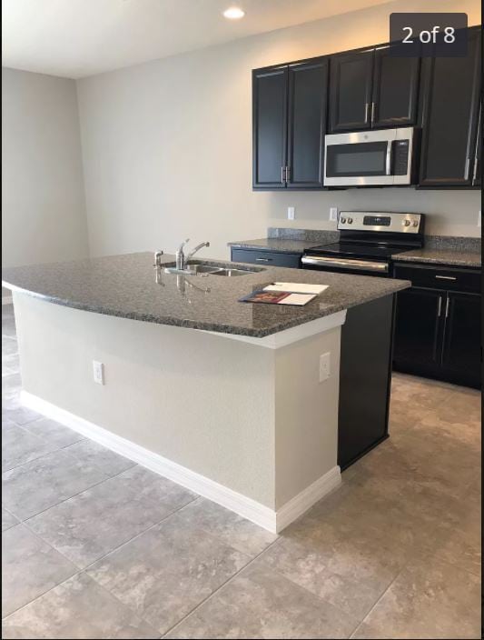 7014 Grand Elm Dr in Riverview, FL - Building Photo - Building Photo