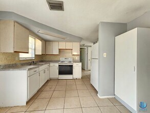 7825 Sagebrush Dr in Port Richey, FL - Building Photo - Building Photo