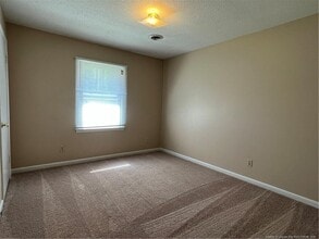 5675 Livingston Dr in Fayetteville, NC - Building Photo - Building Photo