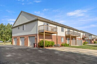 Turnberry Court in Southgate, MI - Building Photo - Building Photo