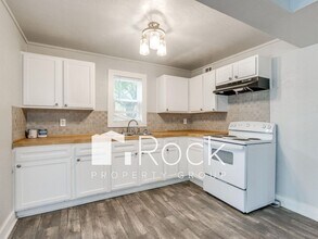 1214 W Logan Ave in Guthrie, OK - Building Photo - Building Photo