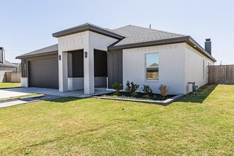 5825 Grinnell St in Lubbock, TX - Building Photo - Building Photo