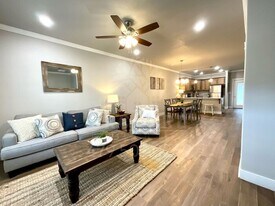 1806 E Brookview Cir in Siloam Springs, AR - Building Photo