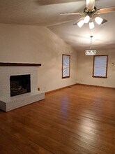 550 Kinross Dr in Flat Rock, NC - Foto de edificio - Building Photo