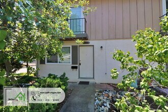 2201 Shasta St in Redding, CA - Building Photo - Building Photo