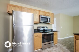 4622 Mallard Creek Dr in Greensboro, NC - Foto de edificio - Building Photo