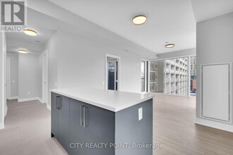 664-664 Spadina Ave. in Toronto, ON - Building Photo - Building Photo