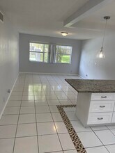 440 SE 2nd Ave-Unit -5 in Deerfield Beach, FL - Foto de edificio - Building Photo