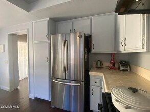 609 Via Novella in Oak Park, CA - Building Photo - Building Photo