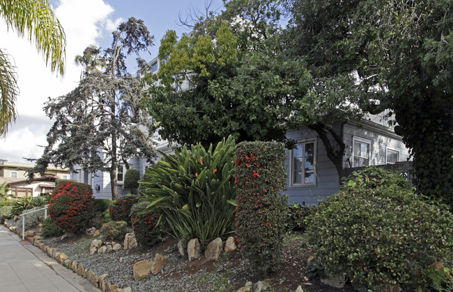 2561 1st Ave in San Diego, CA - Foto de edificio - Building Photo