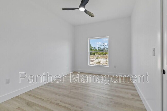 8249-8251 Dimstead St in Port Charlotte, FL - Building Photo - Building Photo