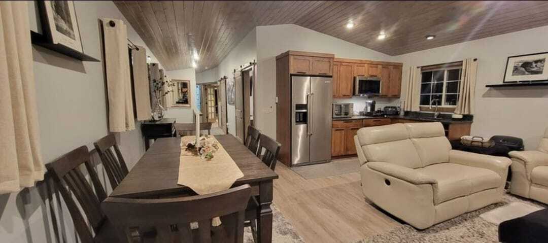 2100 Marys Lake Rd, Unit Upper Unit in Estes Park, CO - Building Photo