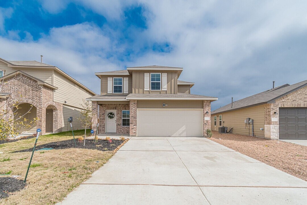 434 Orion Dr in New Braunfels, TX - Building Photo