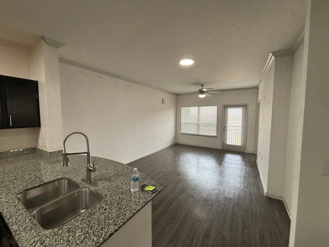 4624 Cromwell Dr