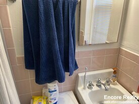 61 S Huntington Ave, Unit 302 in Boston, MA - Building Photo