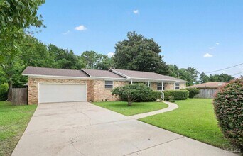 6269 Confederate Dr in Pensacola, FL - Building Photo - Building Photo